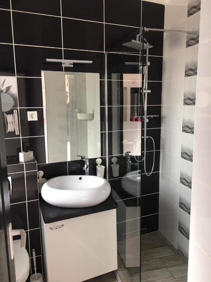 Cuki Apartmanok Dombóvár Екстериор снимка