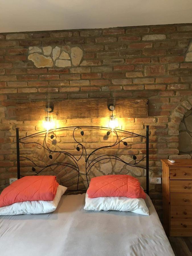 Cuki Apartmanok Dombóvár Екстериор снимка