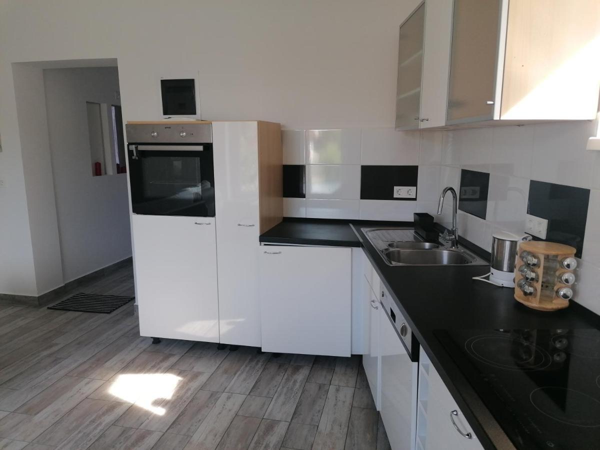 Cuki Apartmanok Dombóvár Екстериор снимка