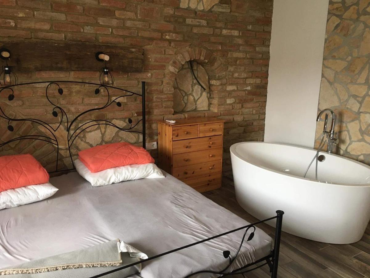 Cuki Apartmanok Dombóvár Екстериор снимка